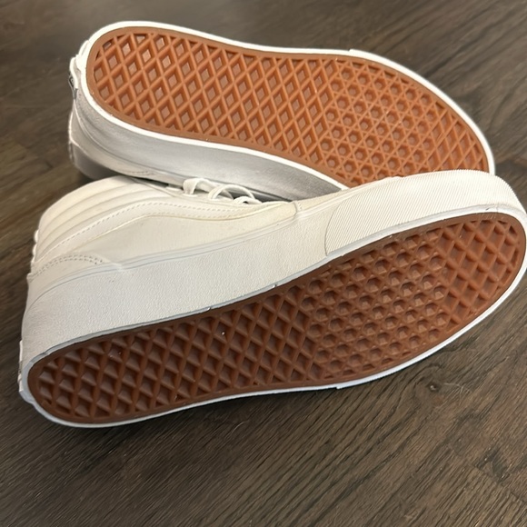 Vans - Picture 3 of 4
